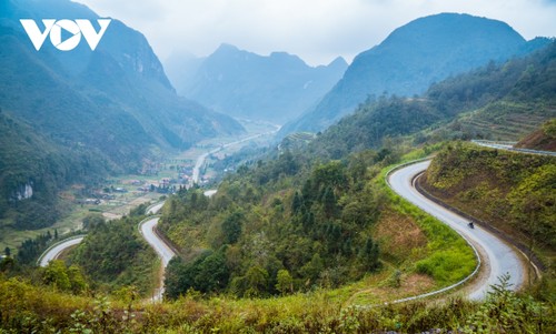 Stunning images of perilous passes in Ha Giang - ảnh 5